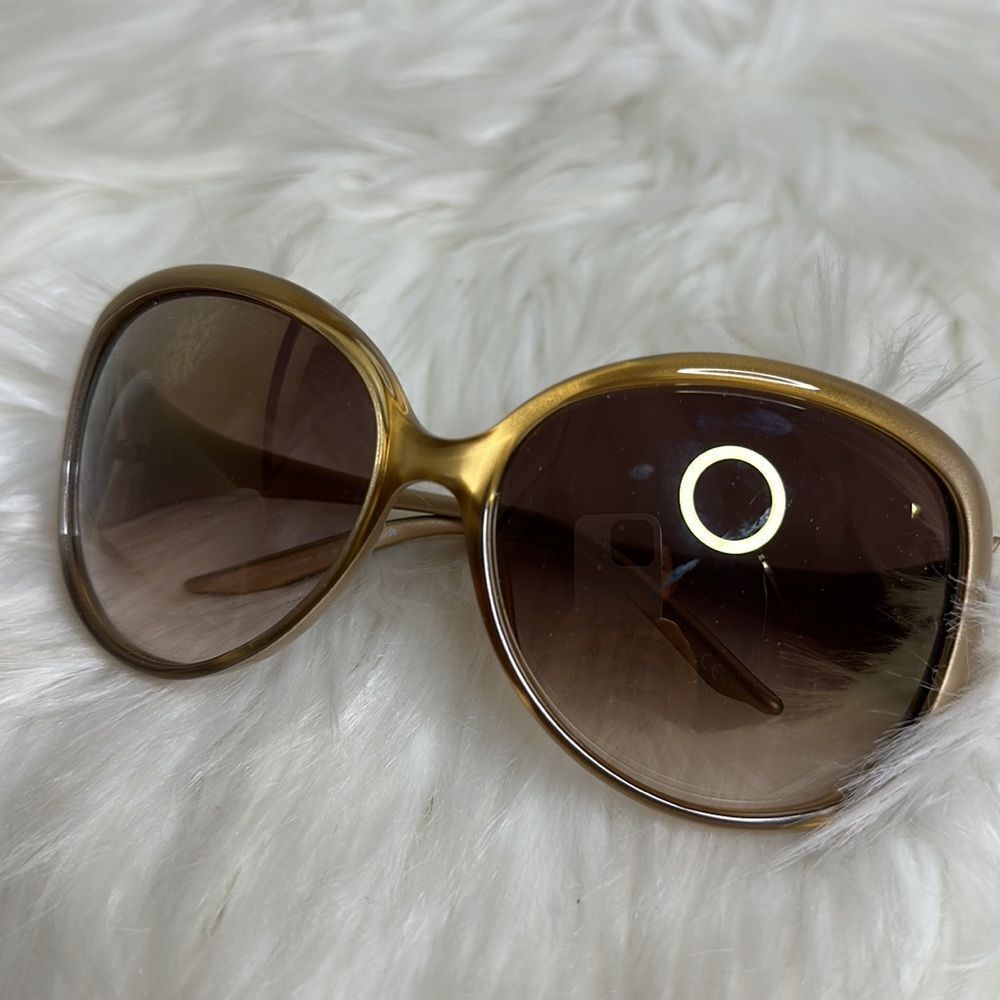 💯Authentic Dior Sunglasses with Case🍀 - Picture 5 of 15
